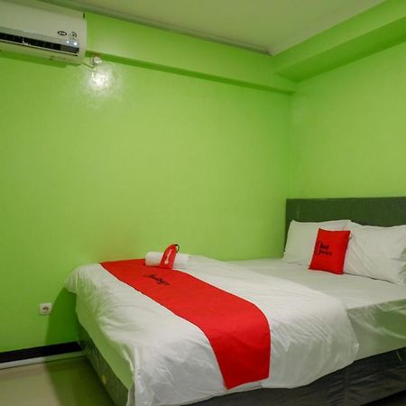 Отель Reddoorz @ Jalan Gatot Subroto Семаранг Экстерьер фото