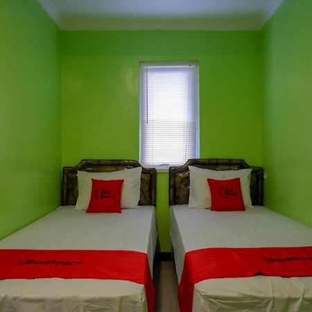 Отель Reddoorz @ Jalan Gatot Subroto Семаранг Экстерьер фото
